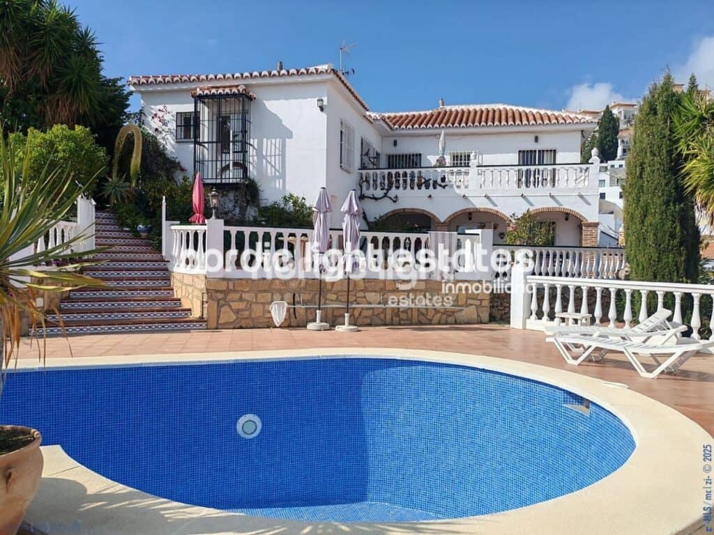 villa for sale in nerja